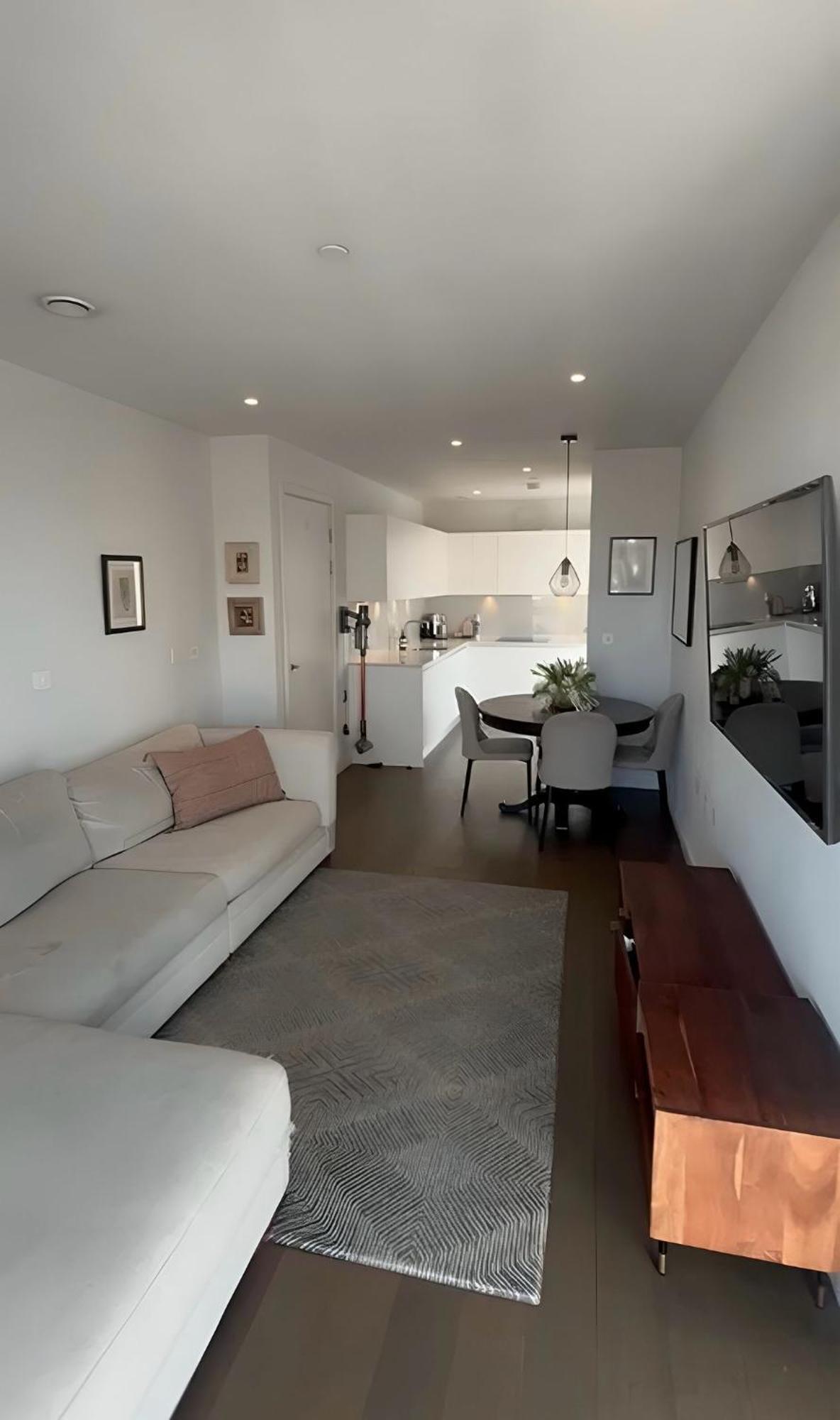 Londwell, Kings Cross St Pancras Luxury Balcony Penthouse Apartment London