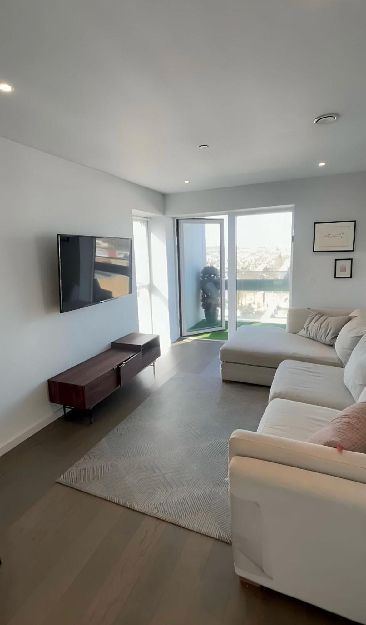Londwell, Kings Cross St Pancras Luxury Balcony Penthouse Apartment