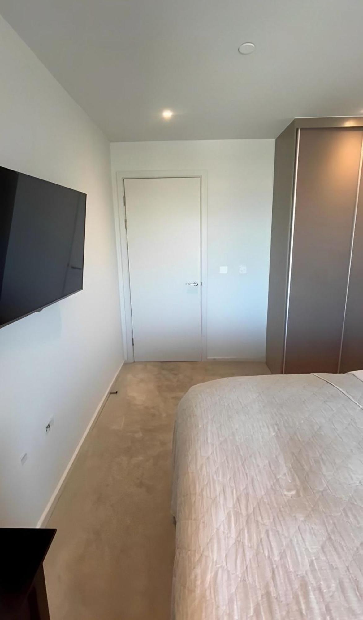 Londwell, Kings Cross St Pancras Luxury Balcony Penthouse Apartment London