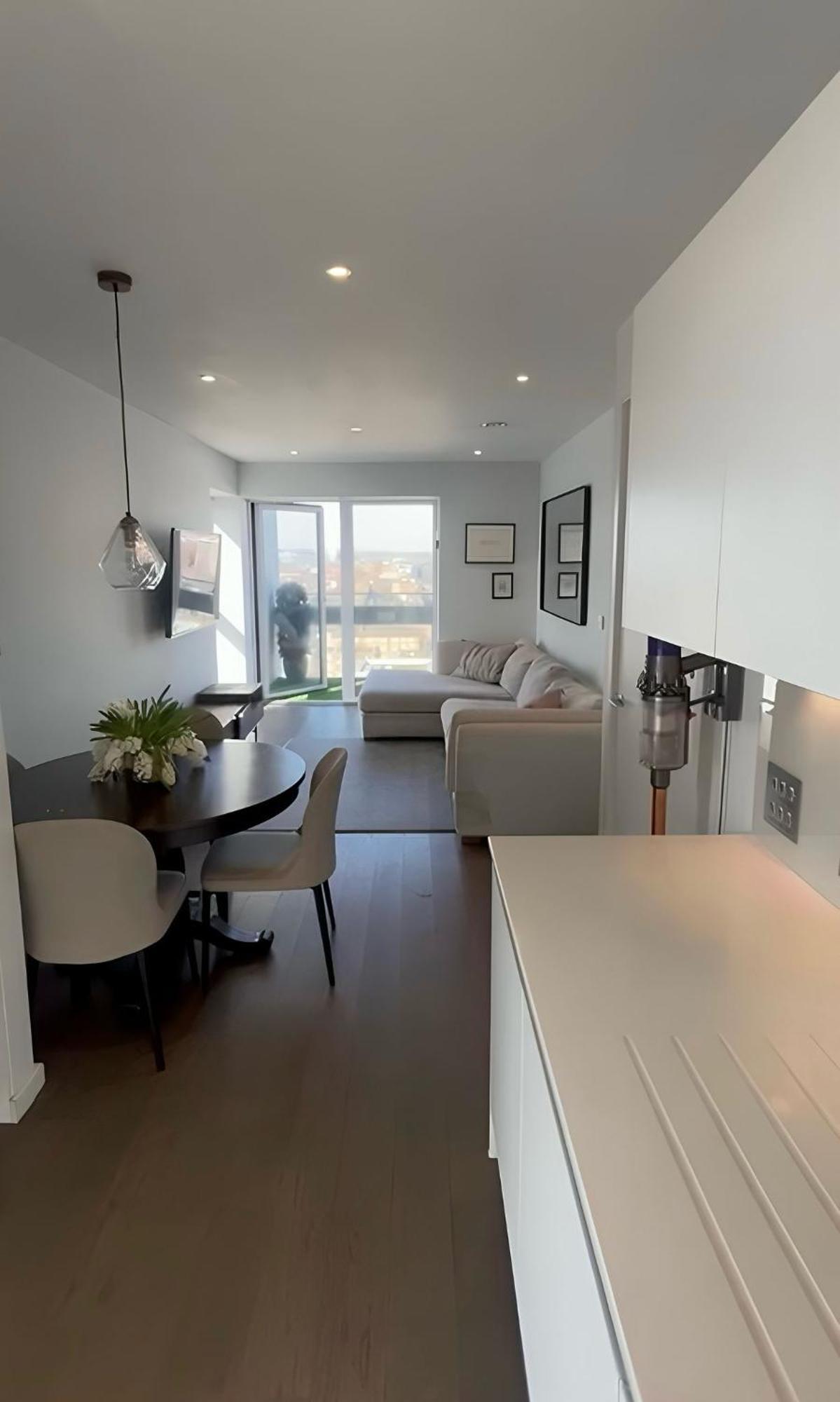Londwell, Kings Cross St Pancras Luxury Balcony Penthouse London